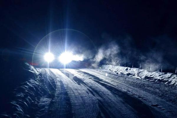 LED车灯是冬季夜间行车的更好选择